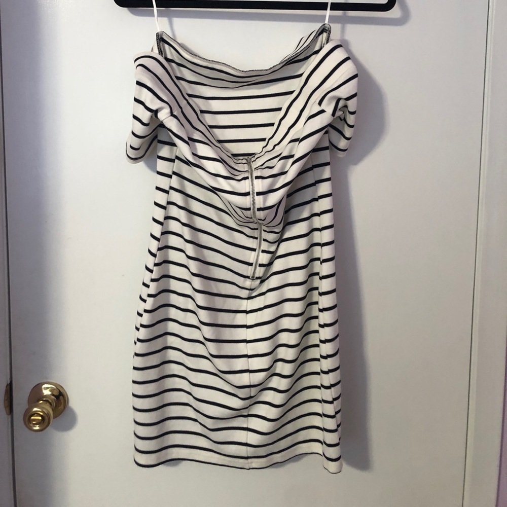 Off the shoulder striped cocktail dress - Picture 3 of 7
